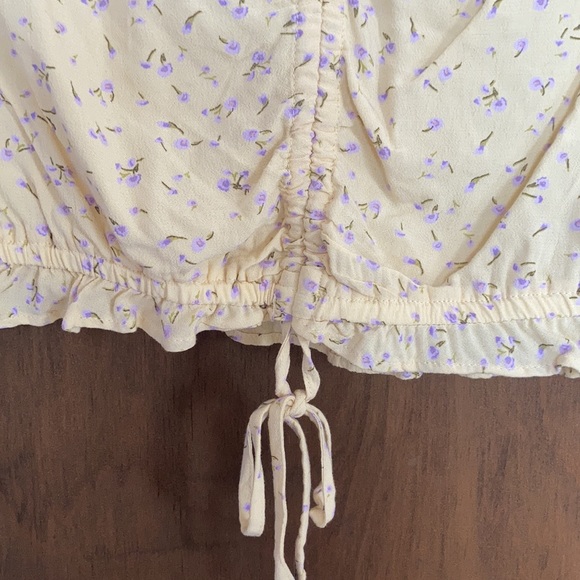 Relisted So yellow with floral print cinch front top size L - Picture 12 of 17